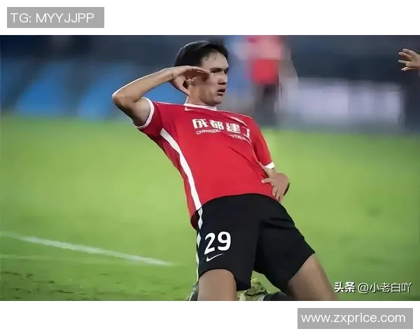 身高一米七五的足球球星在赛场上的表现和成就解析